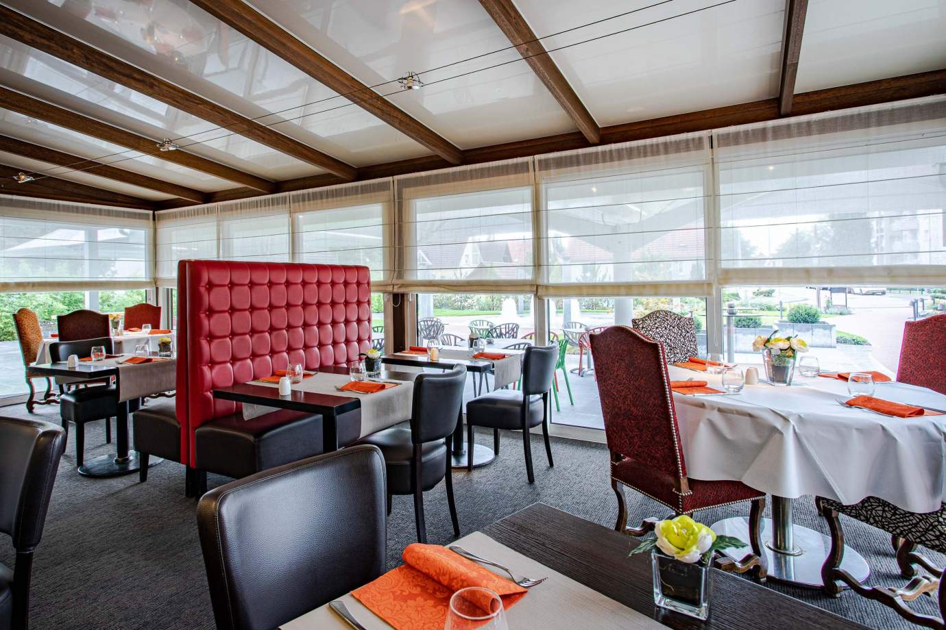 La salle du restaurant Chez Ernest